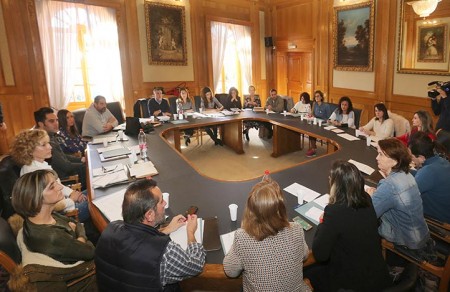Creada una mesa de trabajo por la igualdad salarial en el Ayuntamiento