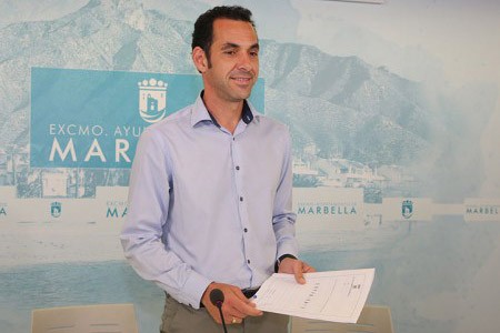 Para IU se ha consumado un "auténtico tongo" con los directores generales