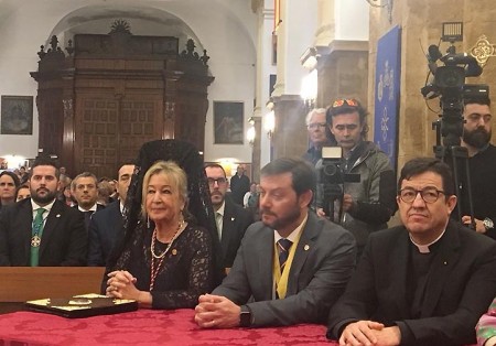 Un pregón femenino y televisivo abre la Semana Santa de Marbella 2018
