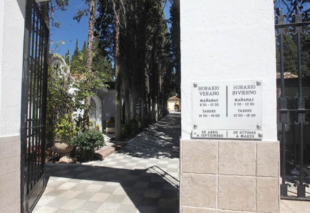 Bernal urge a acometer las obras en el cementerio que dejó previstas el PSOE