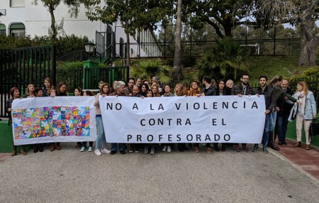 Protesta en un colegio de Marbella tras la agresión de un padre a un profesor