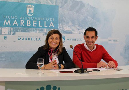 IU solicita una oferta pública de empleo para contratar trabajadores sociales
