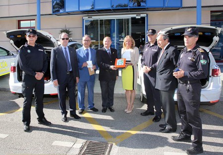 Rotary dona ocho desfibriladores para Policía Local y edificios municipales