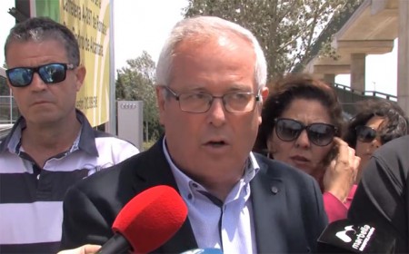 Piña: "Lo más fácil es que Despertar sin Violencia renuncie a la subvención"