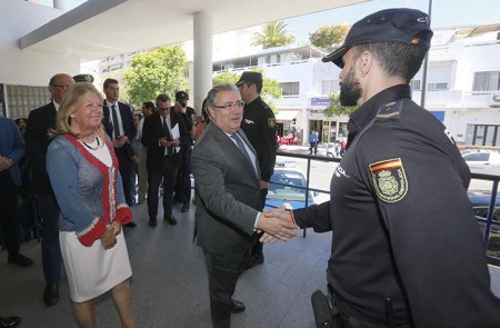 El ministro pide "no sembrar alarma" tras los dos asesinatos en Marbella
