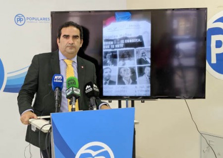 Cardeña acusa sin pruebas al PSOE de atacar a Muñoz con pasquines de 2015