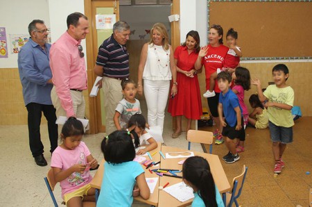 El campamento de verano garantiza la atención a niños en riesgo de exclusión
