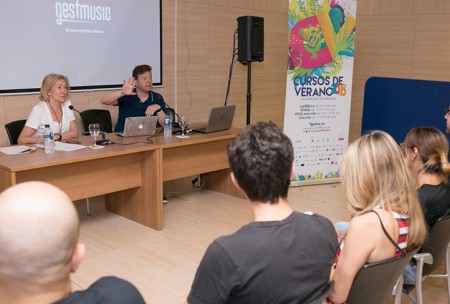 Tinet Rubira: "En los castings de OT en Andalucía, el 98% canta en inglés"