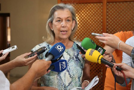 La edil de Urbanismo dice que el PSOE se inventa el plano con la linde cambiada