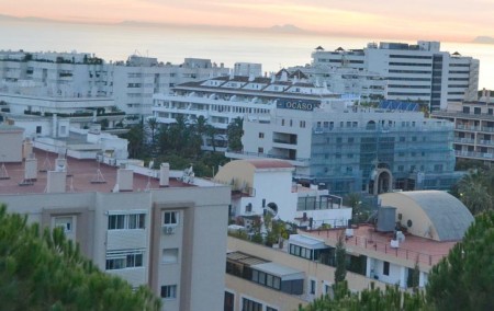 El bipartito dice que el 73% de los vecinos de Marbella pagará menos IBI