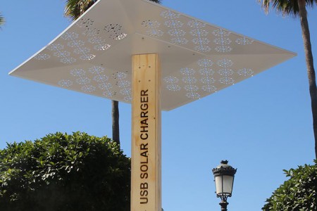 Marbella lanza un proyecto piloto para instalar wifi en los paseos marítimos