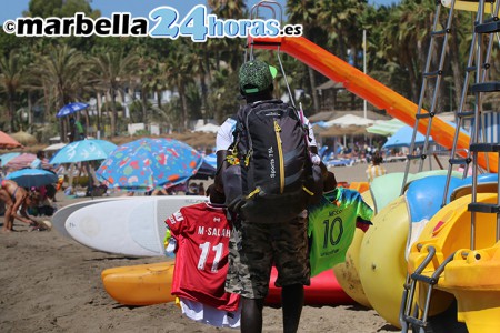 La Policía se incauta de más de 10.000 artículos de venta ilegal en Marbella