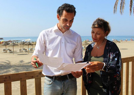 IU reclama al Ayuntamiento actuaciones contra las medusas en el litoral marbellí