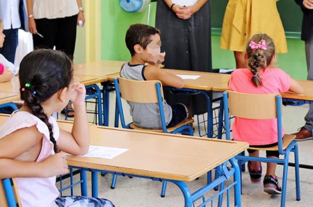 El curso arranca en Marbella sin limpiadoras municipales por la mañana
