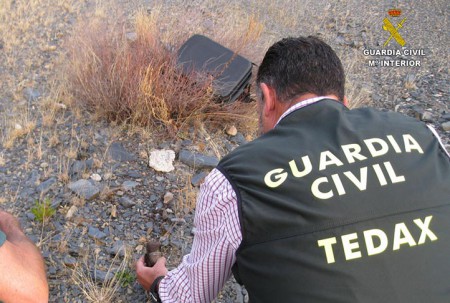 Los Tedax detonan en una urbanización de Marbella un paquete sospechoso