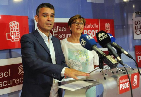 Bernal destaca que en Marbella el curso se ha iniciado con 100 profesores más