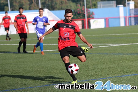 Camacho: "Con las ganas del equipo y la afición, sacaremos los tres puntos"