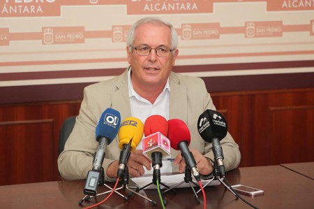 Piña repartirá 48.000 euros entre las AMPAS de San Pedro Alcántara 