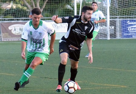 El Atlético Marbella se estrena a domicilio ante el Atlético Estación (1-1)