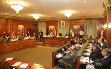 Marbella aprueba que se firme con el Estado el convenio sobre las multas