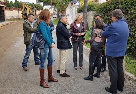 Ángeles Muñoz anuncia inversiones en las urbanizaciones de Las Chapas
