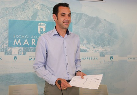 IU denuncia que Ángeles Muñoz oculta información del acuerdo con Olivo
