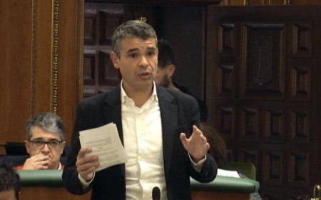 El PSOE logra el apoyo del pleno para pedir al Gobierno dinero para el tren