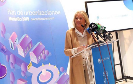 Ángeles Muñoz sigue volcada con las urbanizaciones y olvidando los barrios