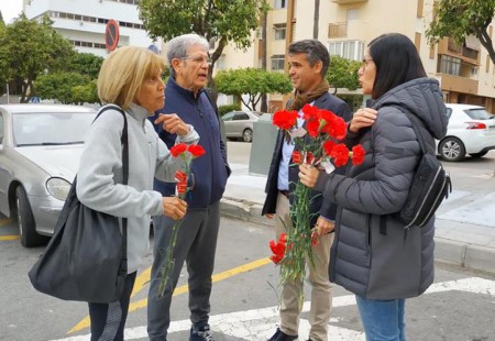 El PSOE inicia la campaña "Enamorado de los barrios" de Marbella y San Pedro