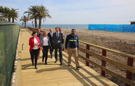 Muñoz empieza el periodo electoral al borde de la ley con la Senda Litoral