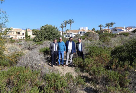 Nuevo sistema de riego para reforestar espacios dunares en Marbella