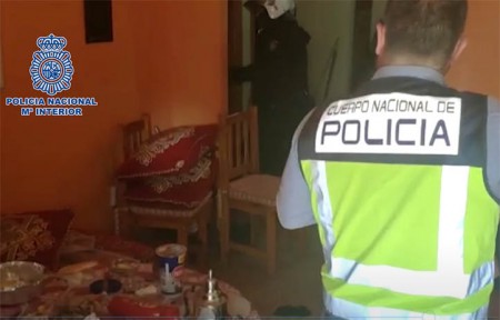 Cinco detenidos por asaltar comercios a punta de pistola en Marbella