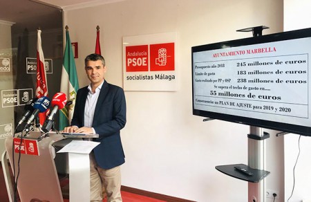 Bernal califica de "despilfarro letal para Marbella" que se supere el gasto
