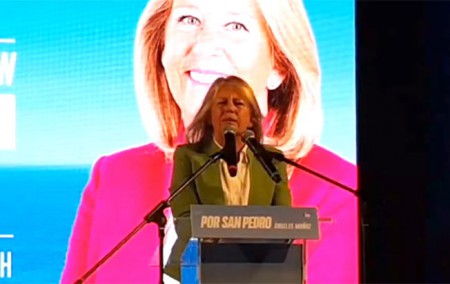 Muñoz rehúye criticar a Piña en su acto central de campaña en San Pedro