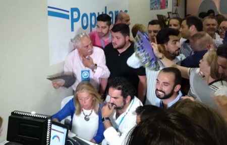 Muñoz, con su peor resultado tras la era GIL, recuperara la mayoría absoluta