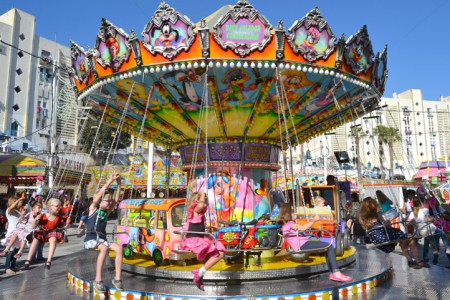 Atracciones sin música en la Feria de Marbella para niños con autismo
