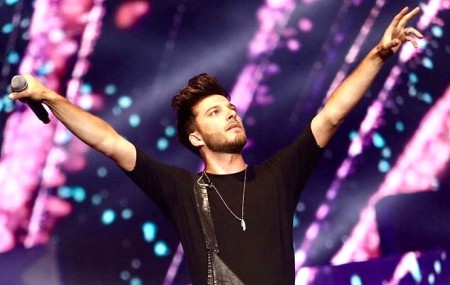 Blas Cantó sustituye a Lola Índigo en el concierto de la Feria de Marbella