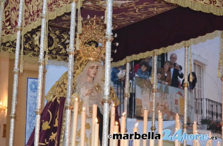 El Cristo del Amor de Marbella celebra el besamanos de la Virgen de la Caridad
