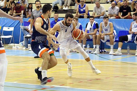 El CB Marbella abre el telón en el exilio de Benahavís ante Juaristi ISB