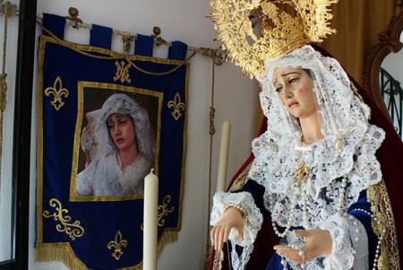 La asociación parroquial Virgen de la Amargura ultima su misa de constitución