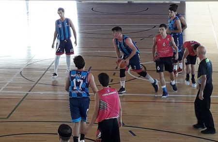 La experiencia de Maristas se impone al CB Costa Marbella (54-65)