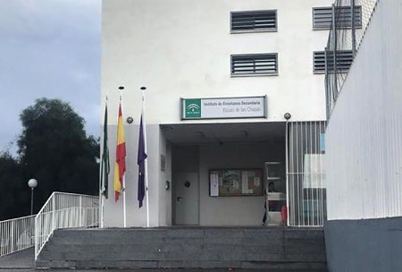 Localizan droga a tres escolares de Marbella en una exhibición canina