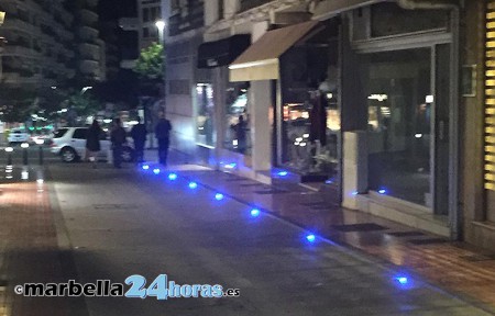 Anuncian el cambio de luces azules por blancas en la calle Huerta Chica 