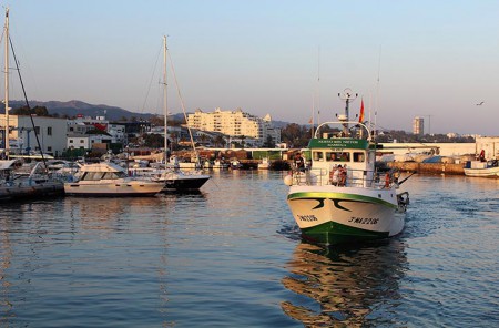 Los pescadores de Marbella inician la primera parada biológica del año