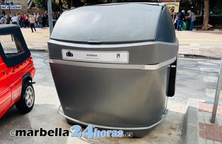 Marbella privatiza por 1,5 millones el lavado de los contenedores de basura