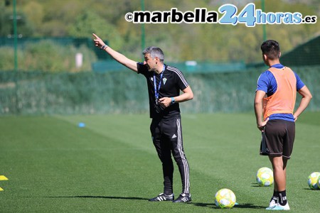 Cubillo: "La situación del Recre demuestra lo difícil que es la categoría"