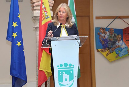 La alcaldesa pide responsabilidad a los madrileños que deseen venir a Marbella