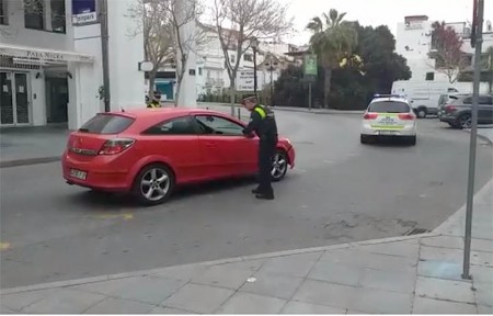 Desde este jueves solo el conductor puede circular en coches particulares