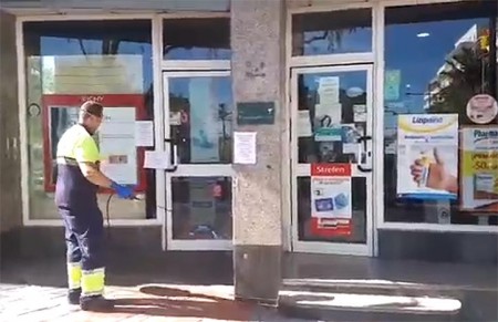 Marbella amplía la desinfección a residencias de mayores y farmacias