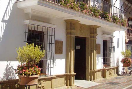 Los sindicatos piden el cierre de edificios municipales aún abiertos en Marbella
